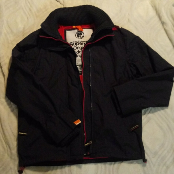 Like new Superdry Windcheater - Picture 4 of 8